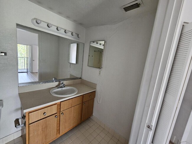 Building Photo - 2445 SW 18th Terrace