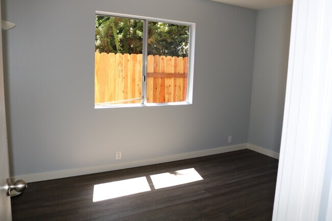 Building Photo - Beautiful 4-bedroom 2 bath Carpinteria hom...
