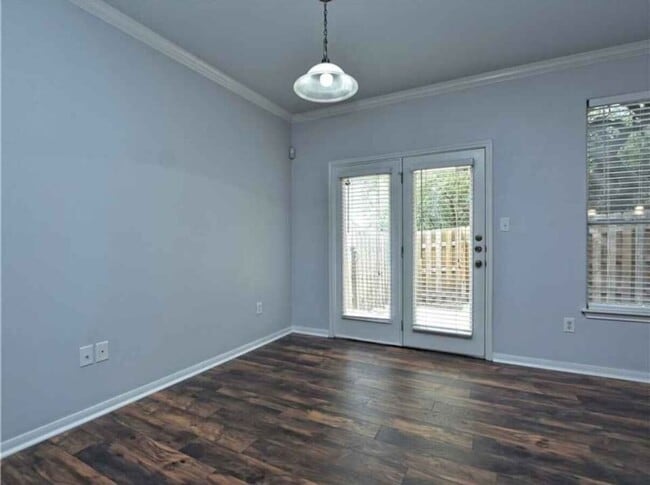 Building Photo - 3300 Forest Creek Dr