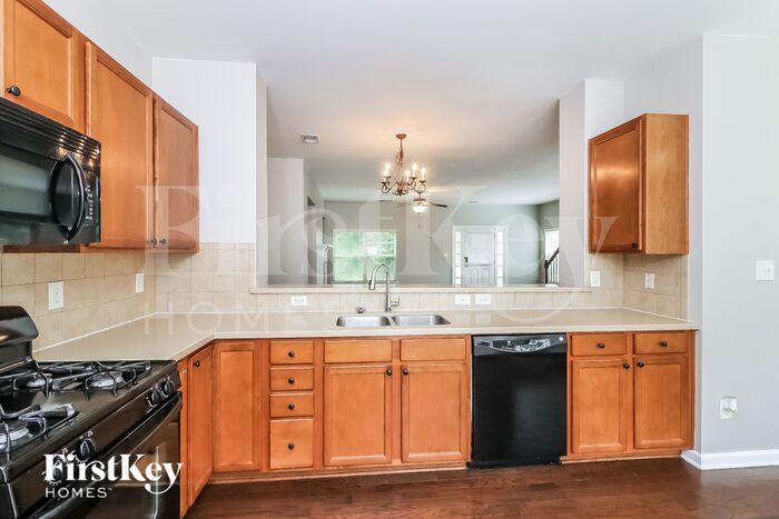 Building Photo - 850 Riverdance Dr