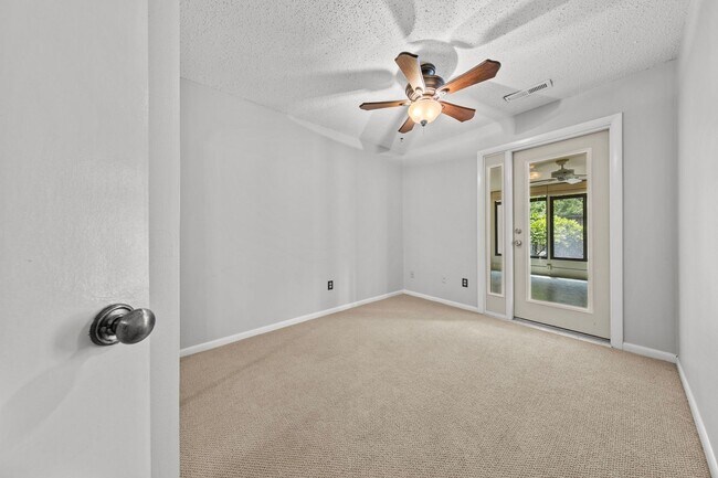 Building Photo - 3959 Aeries Way