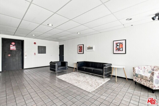 Building Photo - 3600 Bagley Ave