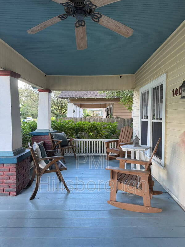Building Photo - 1403 E Paris St