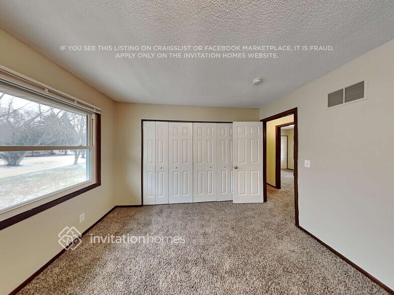 Building Photo - 8800 Hillside Trail S