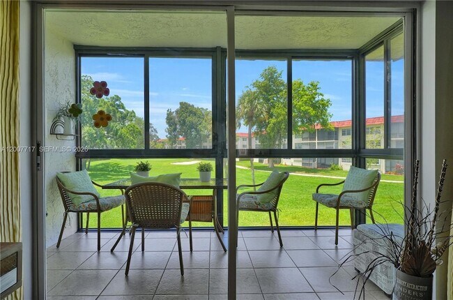 Building Photo - 8941 S Hollybrook Blvd