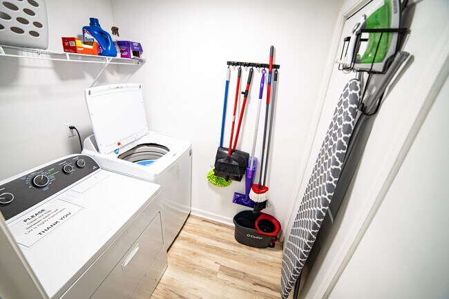 Building Photo - 369 Crane Dr