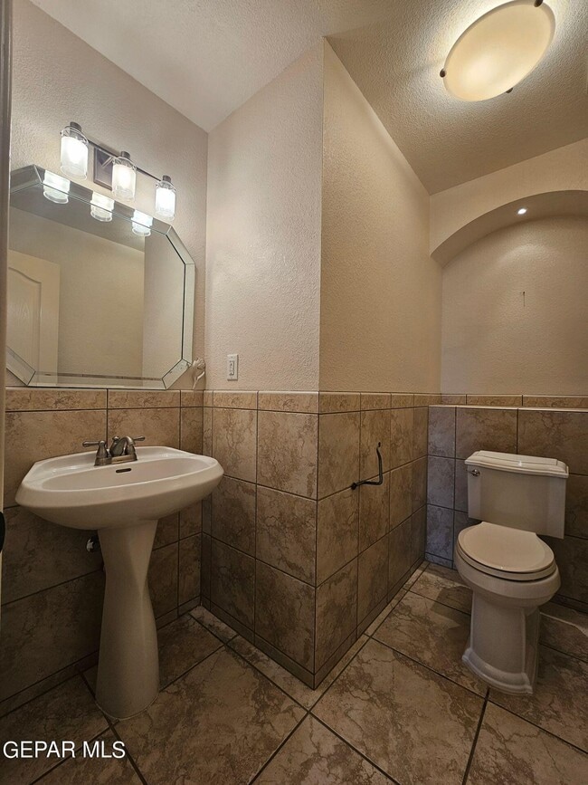 Building Photo - 6713 Capitan Ridge