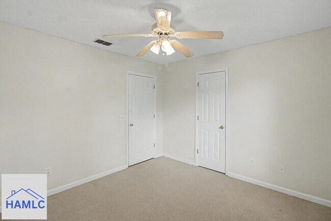 Building Photo - 340 McCumber Dr