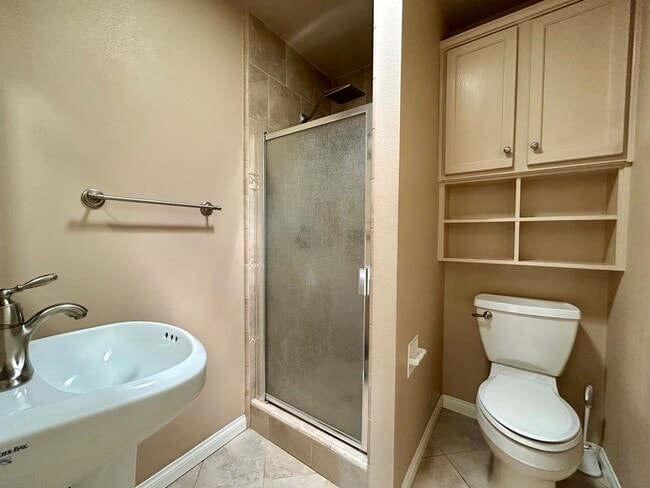 Building Photo - 4 Bed, 2 Bath in the Heart of Santee!