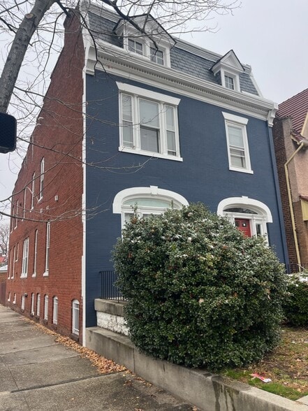 Exterior Image - 100 N Arthur Ashe Blvd