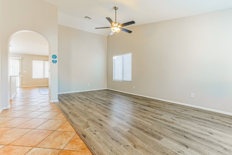 Building Photo - 4148 E Stratford Pl