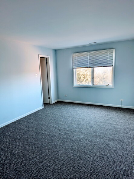 Second bedroom - 5935 Lincoln Ave