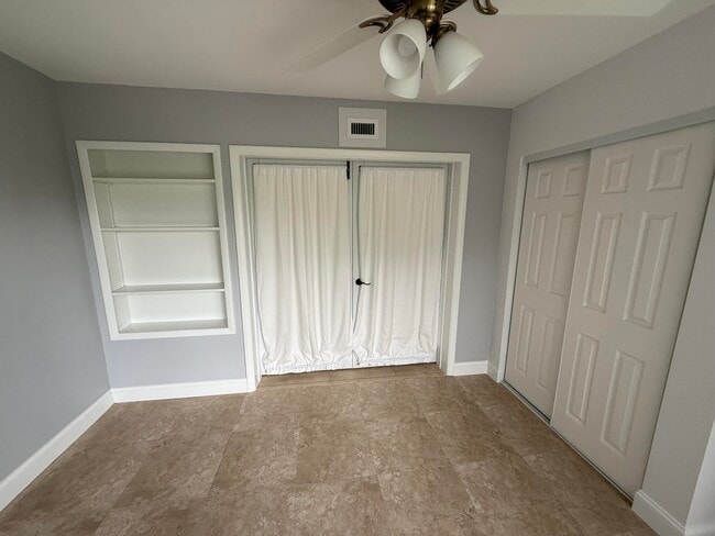 Building Photo - 208 NW 1st St