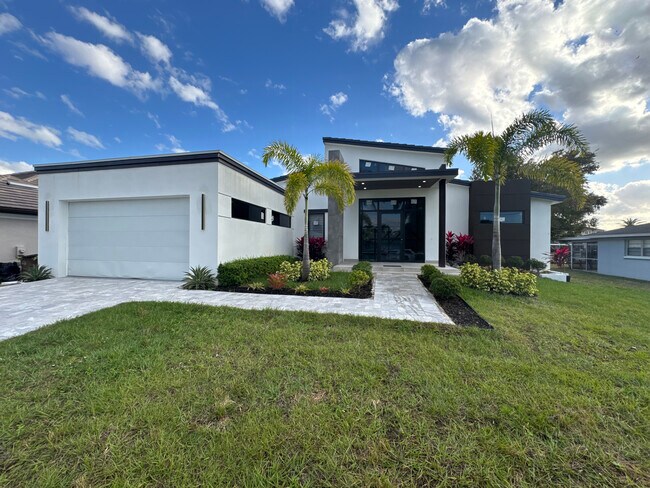 Building Photo - 1882 Coral Point Dr