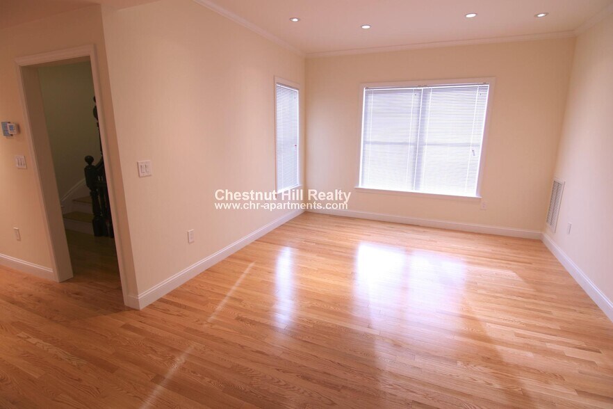 Building Photo - 15 Langdon St