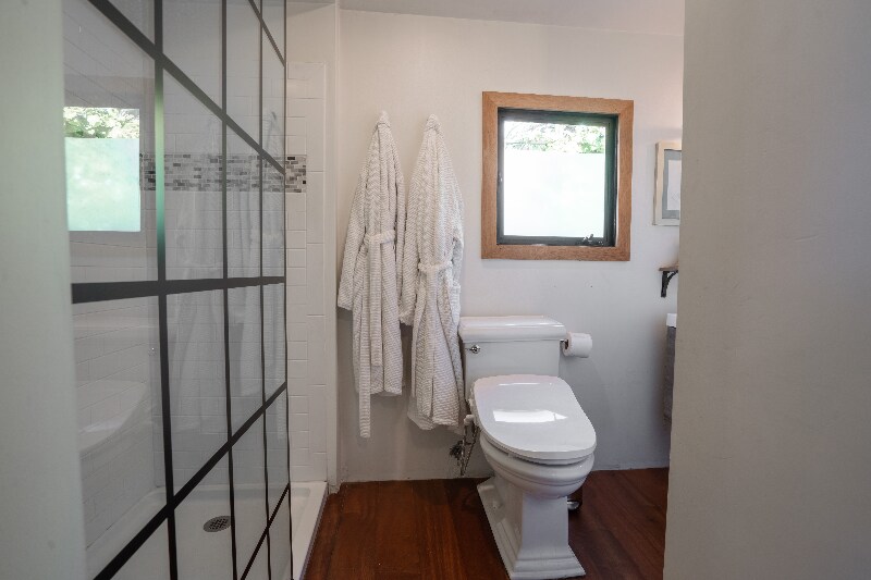 Building Photo - 617 Acacia Ln