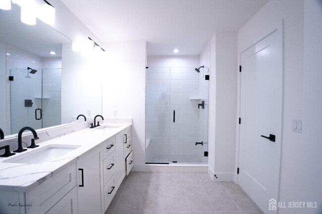 Building Photo - 85 Mustang Dr