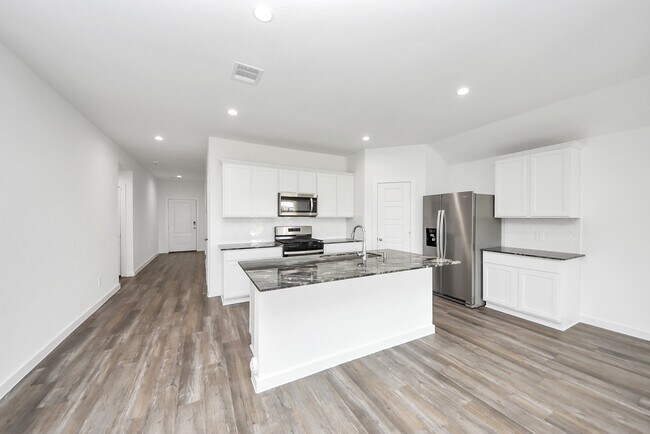 Building Photo - 8614 Shumard Oak Dr