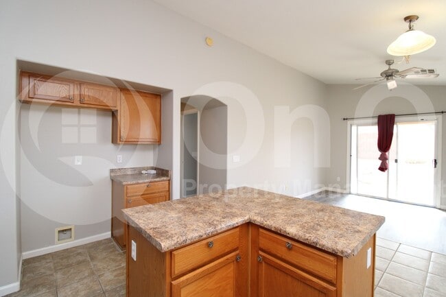 Building Photo - 31402 N Cactus Dr