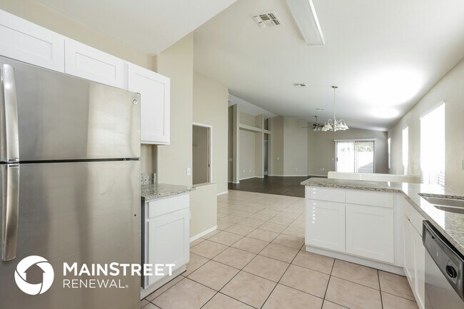 Building Photo - 10464 W Reade Ave