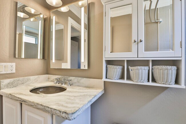 Building Photo - 36269 W Cartegna Ln