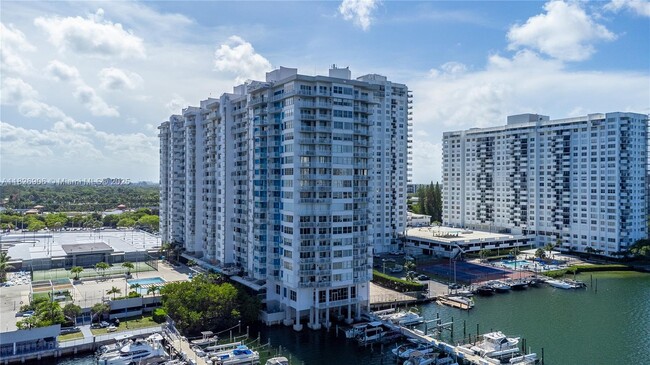 Building Photo - 18081 Biscayne Blvd