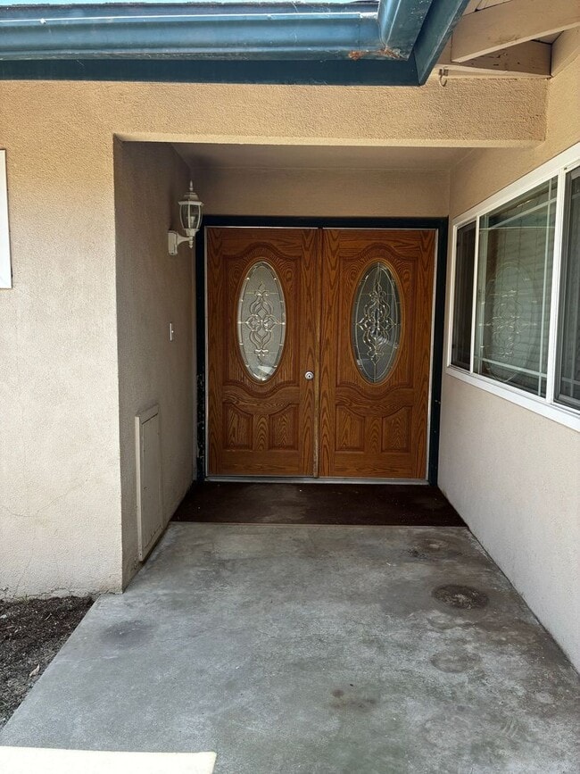 Building Photo - Spacious 4-Bedroom + 2 Bonus Rooms | Near ...