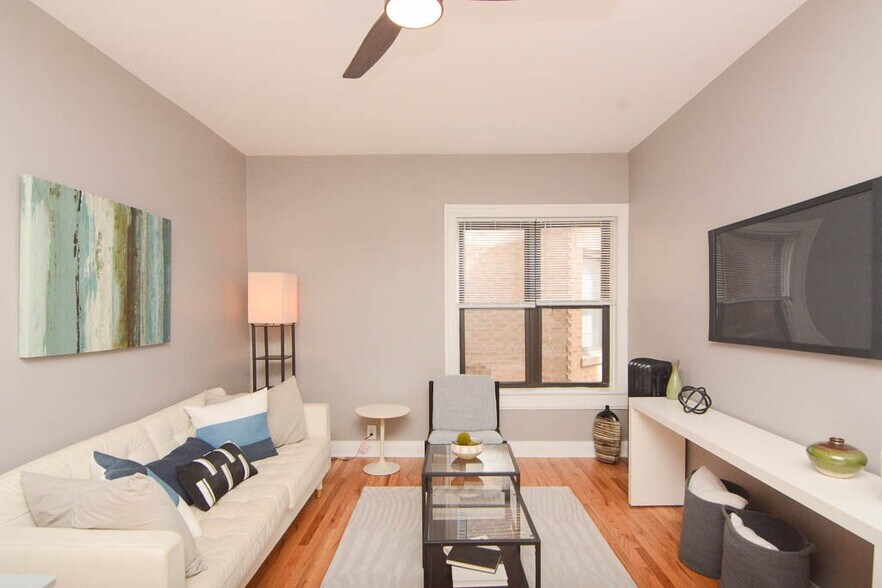 Building Photo - 630 W Stratford Pl