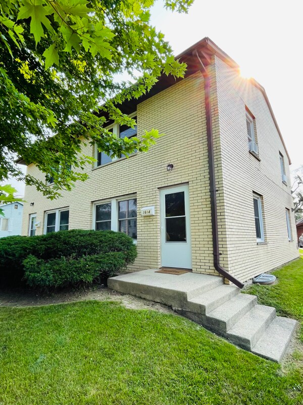 Primary Photo - 1614 S Madison St