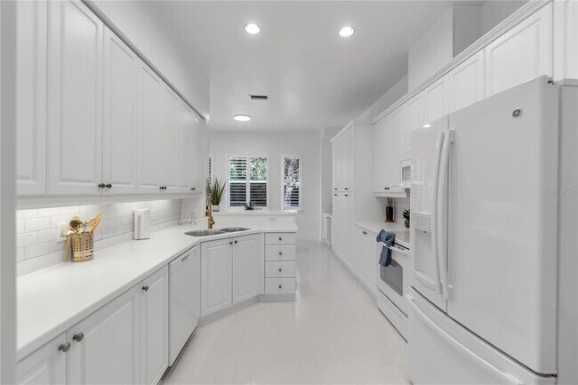 Building Photo - 5405 46th Ct W