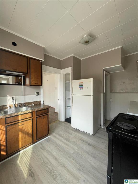 Building Photo - 918 W Green St