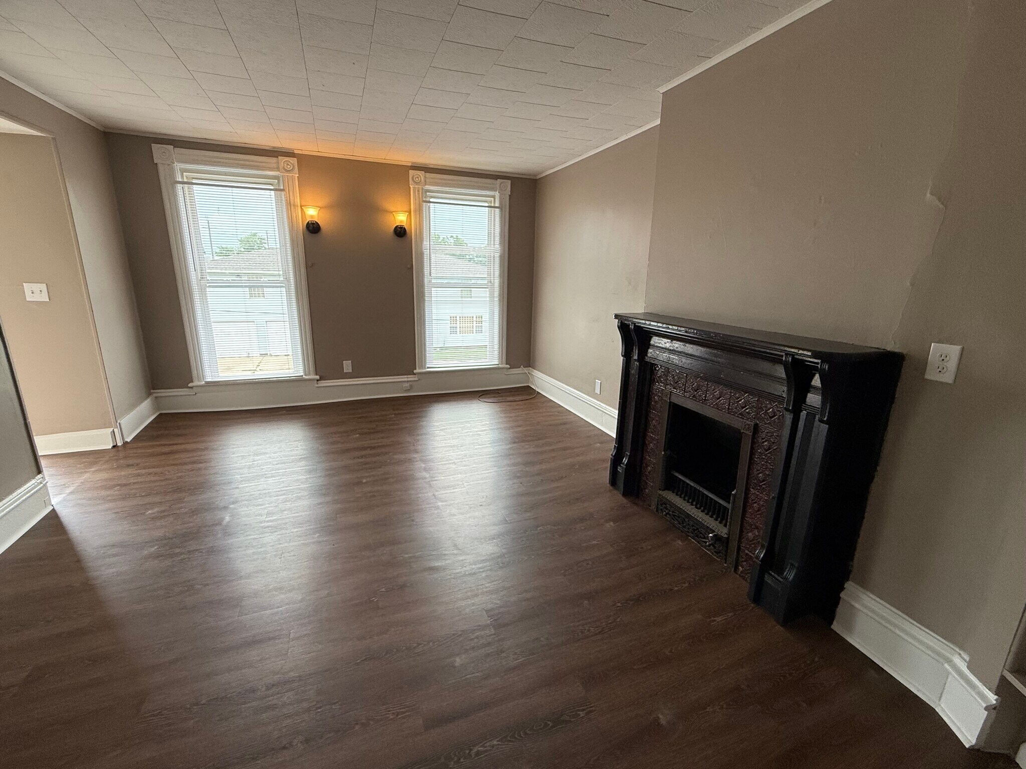 Building Photo - 501 S 10th St