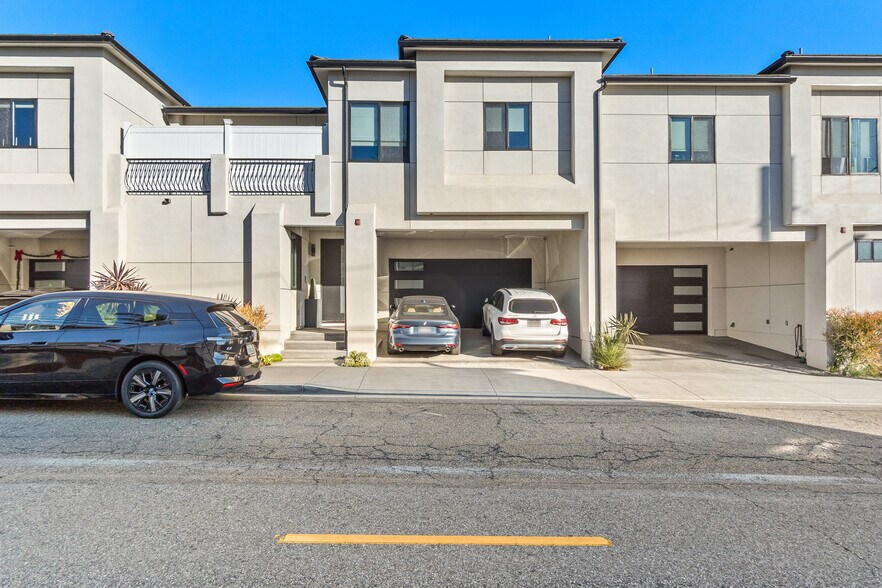 Building Photo - 2202 Felton Ln