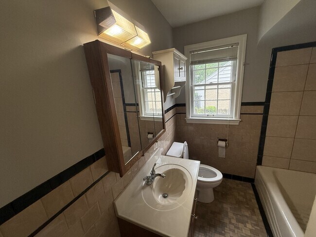 Building Photo - 3766 Friar Tuck Rd