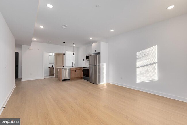Building Photo - 2350 N 16th St