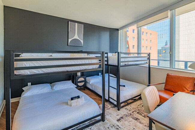 Building Photo - 44 W Monroe St