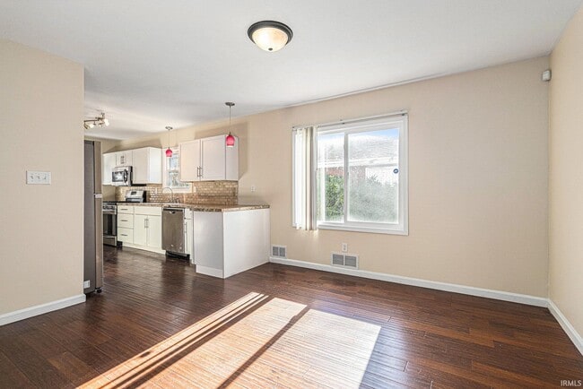 Building Photo - 714 S 27th St