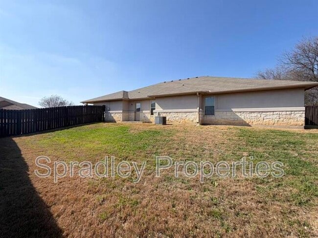 Building Photo - 757 E Ridge Blvd