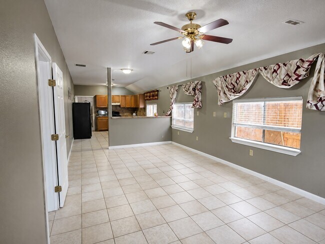 Building Photo - 5527 Lauder Rd