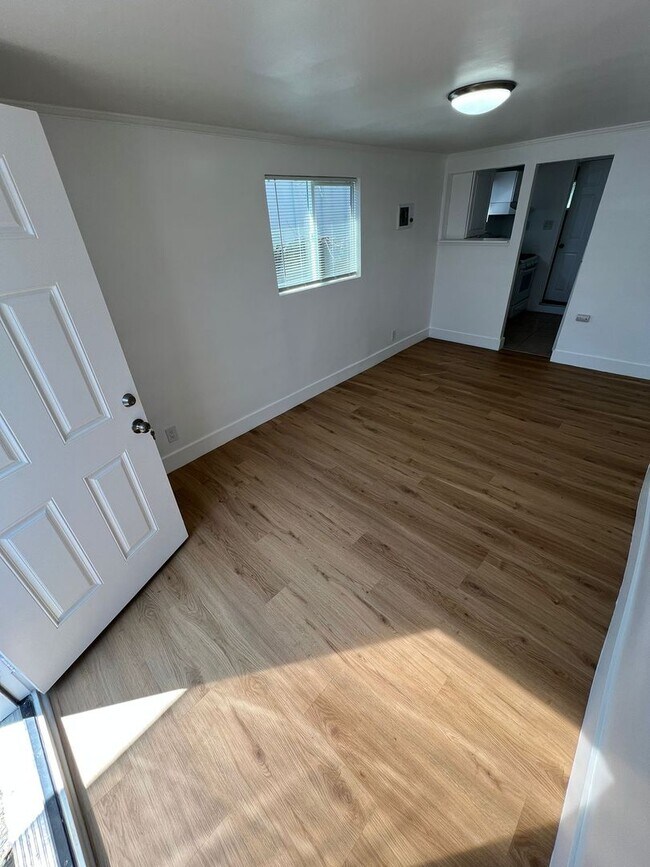 Building Photo - Private Detached House with Fenced Yard and Large Covered Carport