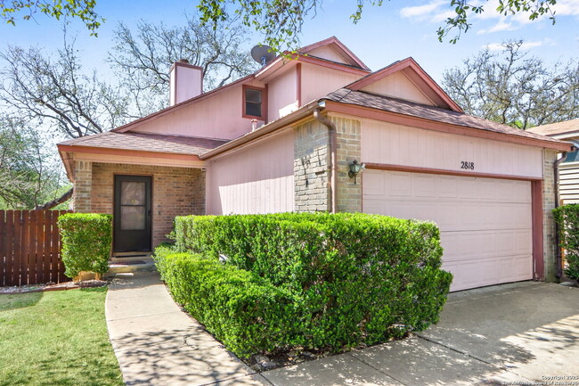 Building Photo - "Charming 4-Bed Retreat with Scenic Views ...