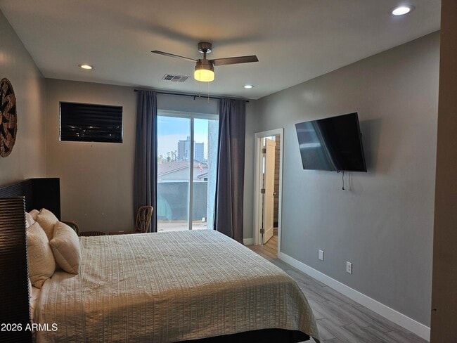 Building Photo - 1402 S 10th Ave