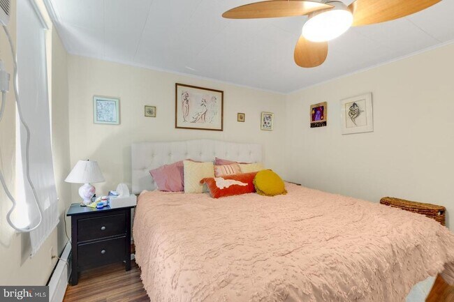 Building Photo - 1922 S Camac St