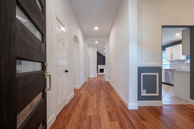 Building Photo - 17002 Analisa Cir