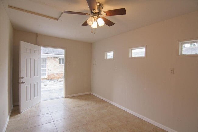 Building Photo - 22102 Woodrose Dr