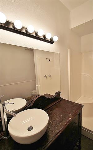 Building Photo - 112 Trailwood Rd