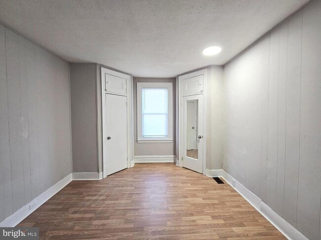 Building Photo - 5825 Ashland Ave