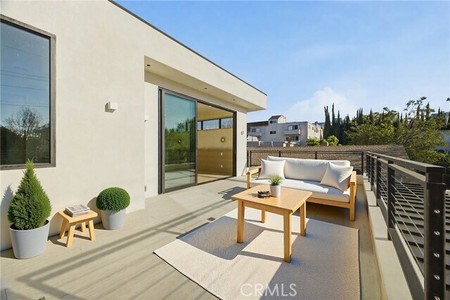 Building Photo - 4827 Stansbury Ave