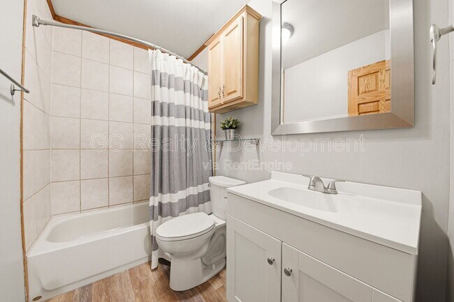 Building Photo - 938 Canterbury Dr
