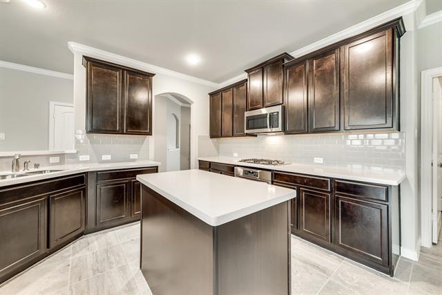 Building Photo - 16700 Lincoln Park Ln